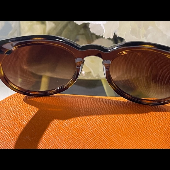 Tory Burch sunglasses - Picture 9 of 11